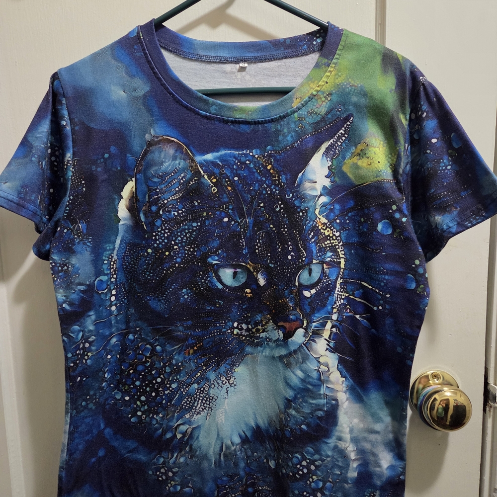 Blue Cat Graphic T-Shirt